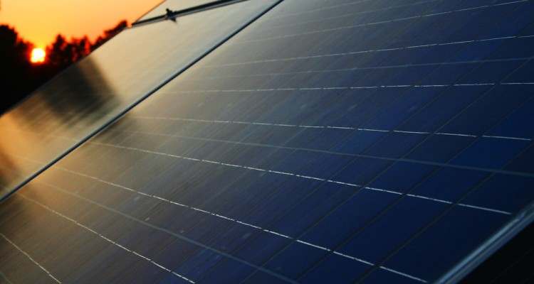 Ségolène Royal annonce le lancement d’un nouvel appel d’offres photovoltaïque